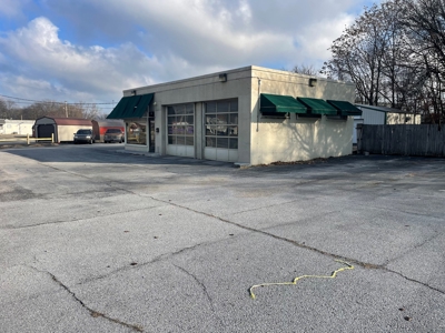 Commercial buildings & lot for sale in downtown Franklin Ky. - image 2