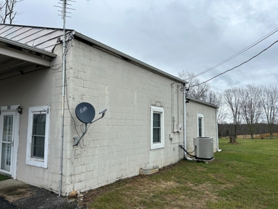 2 Bedroom 1 Bath Block Building W/ Living Space-Liberty, Ky. - image 4
