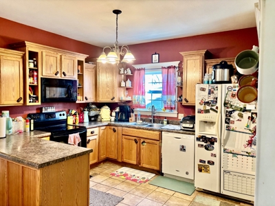 Nevada Missouri Country Home on Small Acreage for Sale - image 3