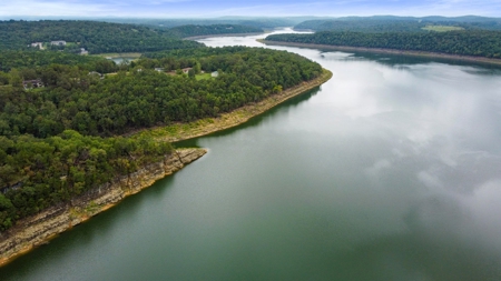 Lake & Golf Community Lots by Bull Shoals Lake in Missouri - image 14