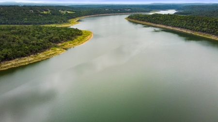 Lake & Golf Community Lots by Bull Shoals Lake in Missouri - image 15