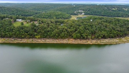Lake & Golf Community Lots by Bull Shoals Lake in Missouri - image 2