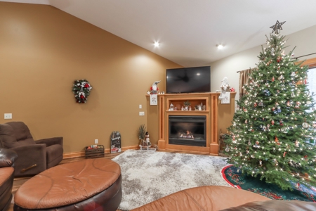 Country Home for Sale in Mauston, WI - Near Castle Rock Lake - image 14