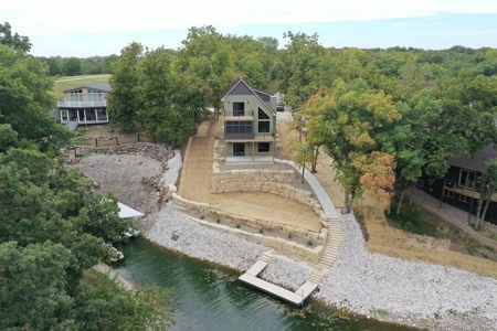 Lakefront Home for Sale on Sun Valley Lake, IA - image 1