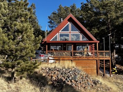 Charming Newly Renovated Cabin for Sale in Westcliffe - image 31