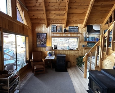 Charming Newly Renovated Cabin for Sale in Westcliffe - image 2