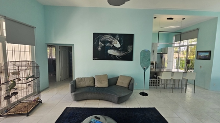 Charming House with pool in Coronado - image 3