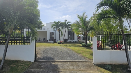 Charming House with pool in Coronado - image 19