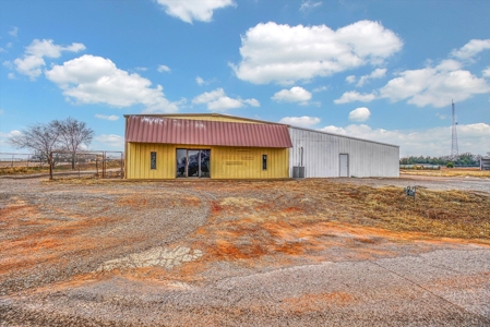 6,240 SqFt Dual Commercial Buildings | Clinton, Oklahoma - image 2