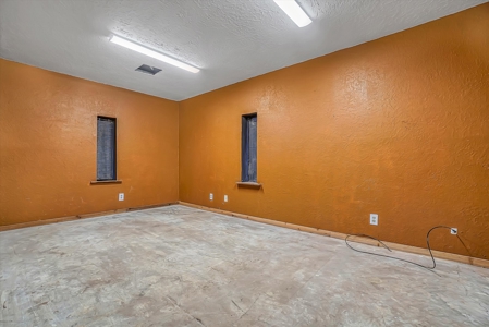 6,240 SqFt Dual Commercial Buildings | Clinton, Oklahoma - image 14