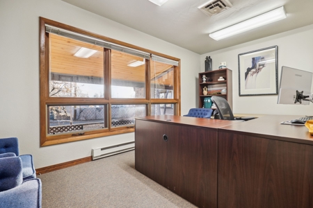 Income Generating Commercial Office Suites For Sale Cortez - image 19