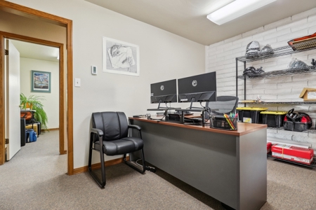 Income Generating Commercial Office Suites For Sale Cortez - image 22