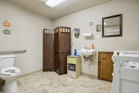 Income Generating Commercial Office Suites For Sale Cortez - image 6