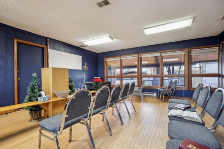 Income Generating Commercial Office Suites For Sale Cortez - image 12