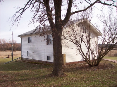 2 Homes and a Barn in Green Lake County - image 3