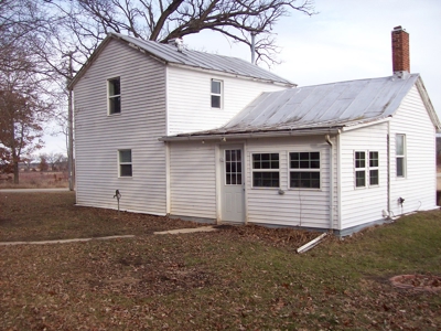 2 Homes and a Barn in Green Lake County - image 1