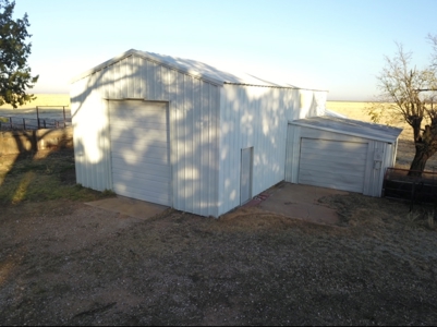 Country Home and Land for Sale in Portales, NM - image 2