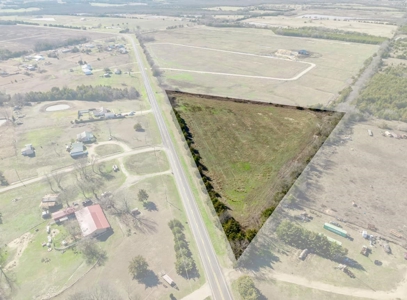 Beautiful 6± Acres of Pastureland in Paris, TX, Lamar Co TX - image 2