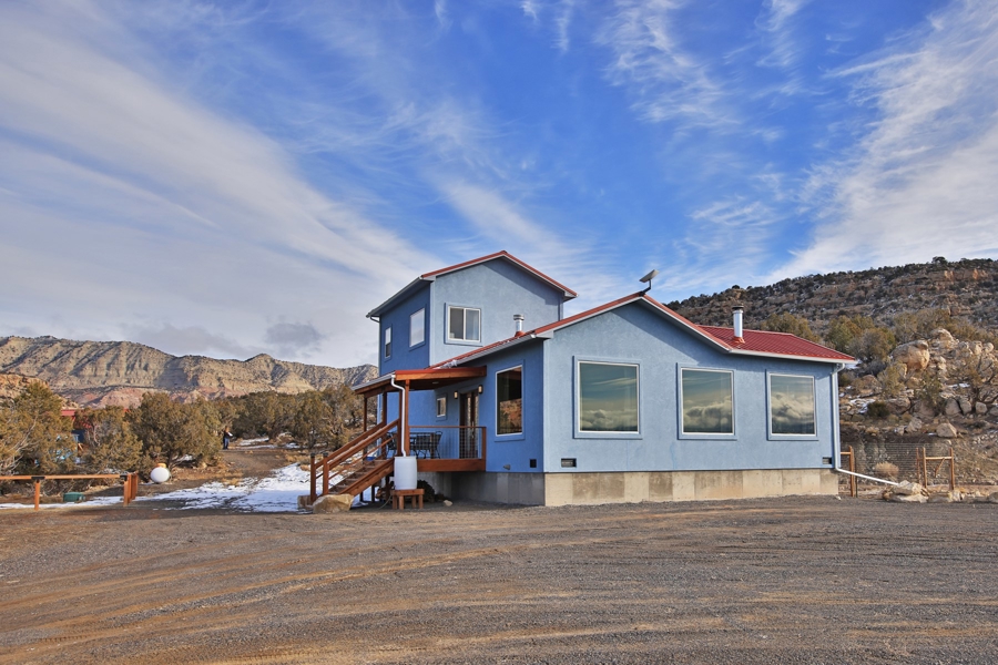 Country Home in Mesa Colorado For Sale