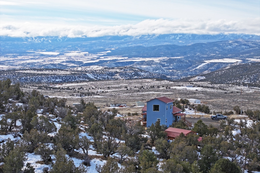 Country Home in Mesa Colorado For Sale