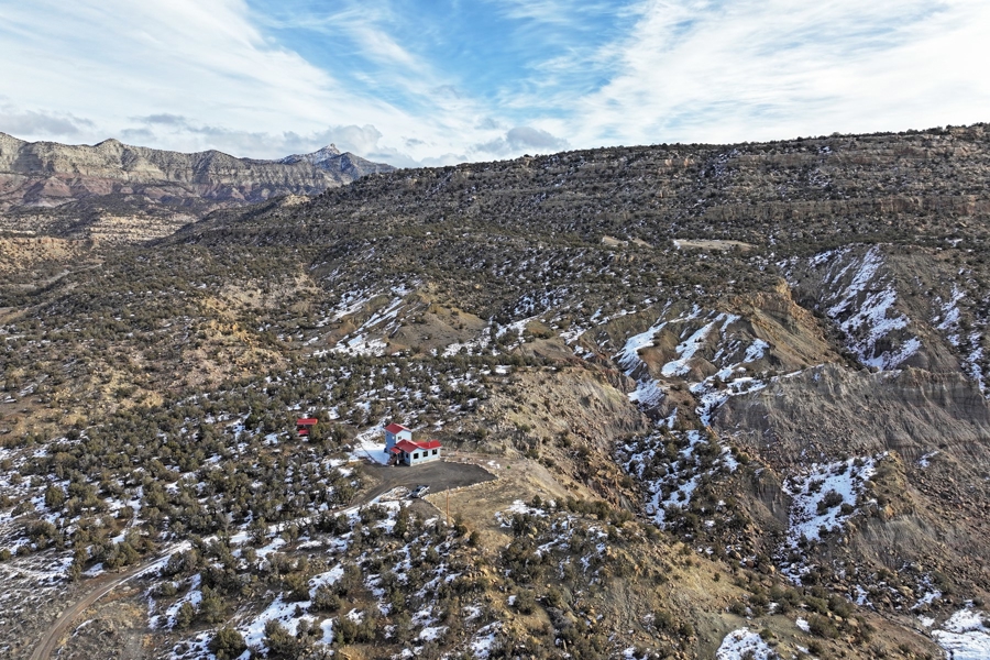 Country Home in Mesa Colorado For Sale