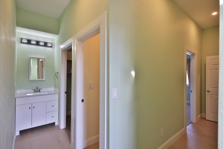Country Home in Mesa Colorado For Sale