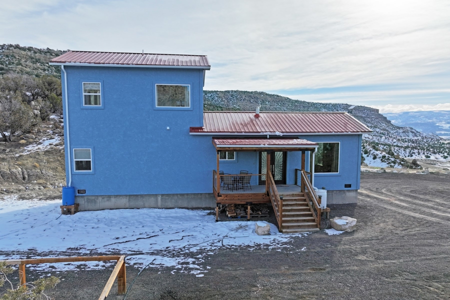 Country Home in Mesa Colorado For Sale