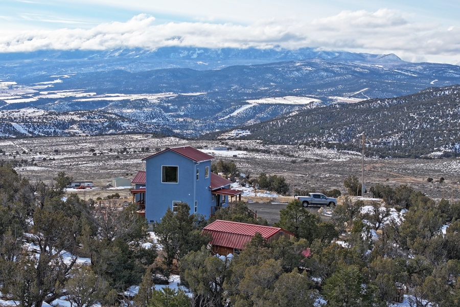Country Home in Mesa Colorado For Sale