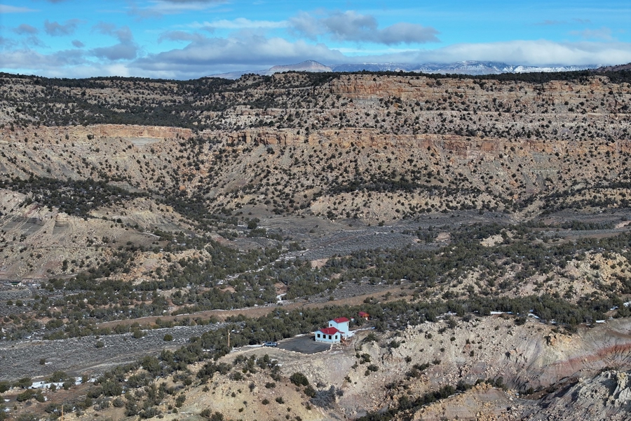 Country Home in Mesa Colorado For Sale