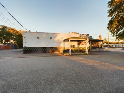 Restaurant Building for Sale at Auction in Sumter, SC - image 4