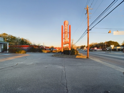 Restaurant Building for Sale at Auction in Sumter, SC - image 2