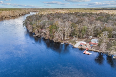 River House With Private Boat Ramp On Famous Suwannee River! - image 8