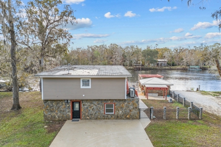 River House With Private Boat Ramp On Famous Suwannee River! - image 3