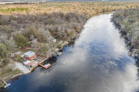 River House With Private Boat Ramp On Famous Suwannee River! - image 7