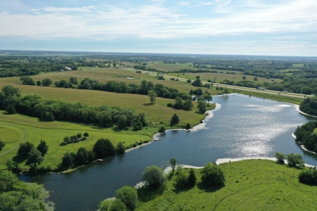 193 Acre Farm For Sale Located in Lamoni, Iowa - image 3