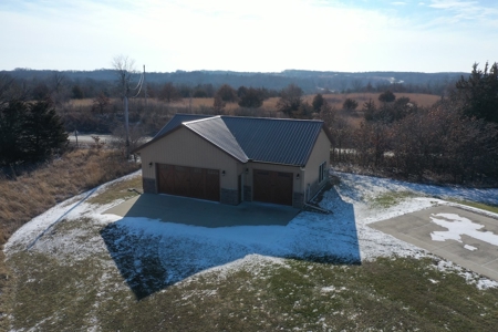 Hunters Paradise!!  Stunning 92.4-Acre IA-MO Border House - image 9