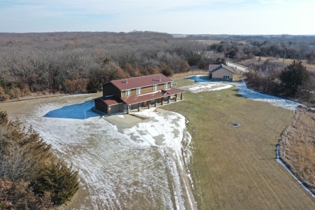 Hunters Paradise!!  Stunning 92.4-Acre IA-MO Border House - image 1