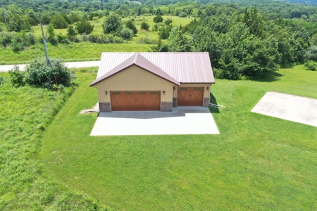 Hunters Paradise!!  Stunning 92.4-Acre IA-MO Border House - image 40