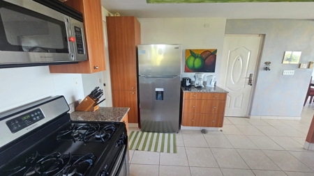 4-Bedroom Beachside Condo with Ocean Views in Mirador Las La - image 10