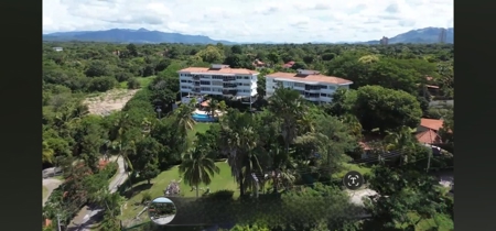 4-Bedroom Beachside Condo with Ocean Views in Mirador Las La - image 3