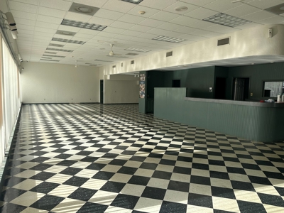 Commercial Property For Sale in Downtown Clinton, MO! - image 5