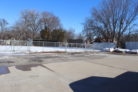 Commercial Property For Sale in Downtown Clinton, MO! - image 21