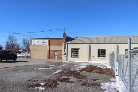Commercial Property For Sale in Downtown Clinton, MO! - image 22