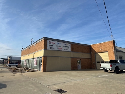 Commercial Property For Sale in Downtown Clinton, MO! - image 11
