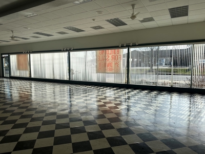 Commercial Property For Sale in Downtown Clinton, MO! - image 10