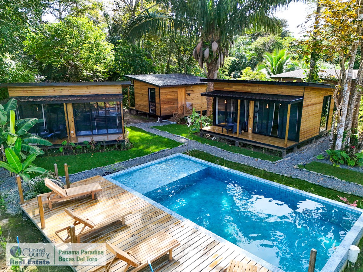 Turnkey Rental Cabins with Pool — Big Creek, Isla Colón - 2