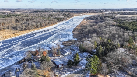 Riverfront Home for Sale in Marquette County, Wisconsin - image 9