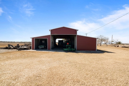 BARNDOMINIUM!!! 25 Acres with Coastal Hay Production - image 34