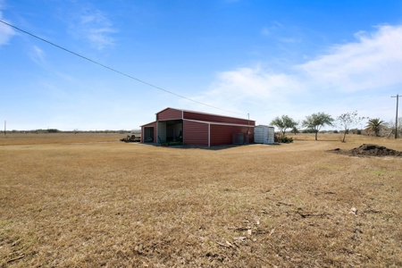 BARNDOMINIUM!!! 25 Acres with Coastal Hay Production - image 33