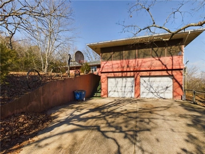 4 Bed 3 Bath Country Home on 13+ Acres For Sale Boone County - image 4